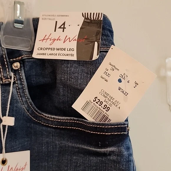 Jeans - Picture 3 of 4